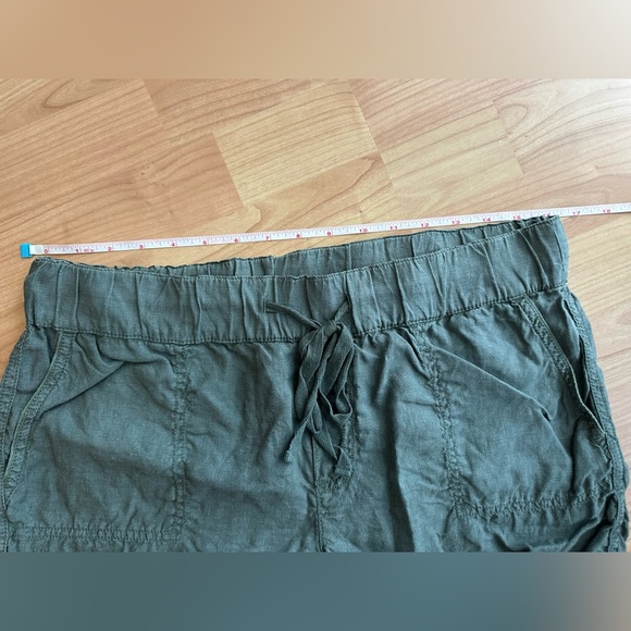 Olive Green Caslon Tie-Waist Linen Shorts - size medium - Picture 3 of 6